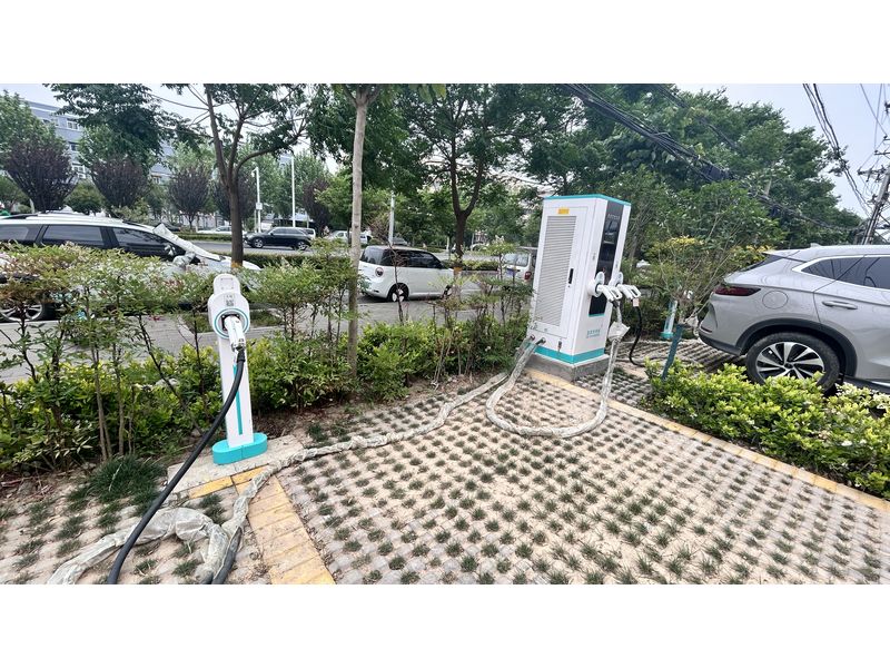 人民西路綠港景城充電樁